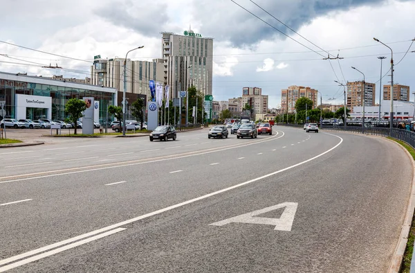 Kazan, Rusya - 10 Haziran 2018: Görünümü bir yaz günü Kazan şehirde merkezi sokak üzerinde 