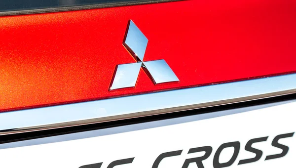 Samara Rússia Setembro 2018 Emblema Mitsubishi Carro Mitsubishi Motors Corporation — Fotografia de Stock