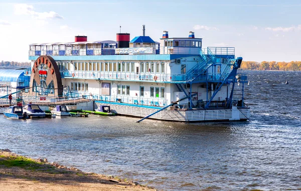 Samara Rusland Oktober 2018 Drijvende Restaurant Skrjabin Aan Wolga Zonnige — Stockfoto