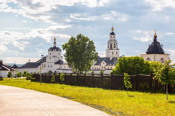 View Sviyazhsk Assumption Monastery Summer Sunny Day — Stock Photo, Image