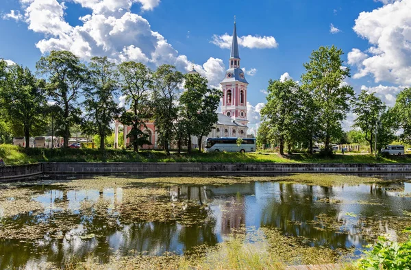 俄罗斯 Shlisselbur 2018年8月8日 夏季阳光明媚的大教堂的报喜基督教会 — 图库照片