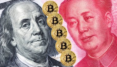 Bitcoin ve Benjamin Franklin Mao Zedong karşı portreleri. Dünya çapında dijital para ve ticaret savaş iş kavramı