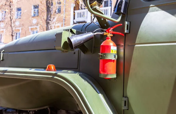 サマーラ ロシア連邦 2018 消火器軍用トラックの運転台に搭載 — ストック写真