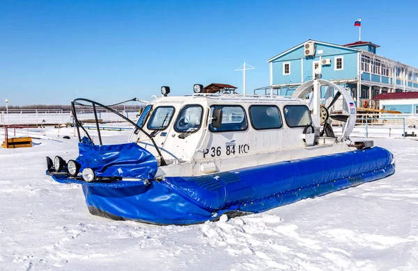 Samara Russie Mars 2018 Transporteur Aéroglisseurs Passagers Sur Glace Rivière — Photo