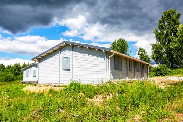 Finnische rustikale Ferienwohnung aus Holz — Stockfoto