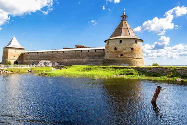 Historical fortress Oreshek is an ancient Russian fortress. — Stock Photo, Image