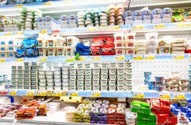 Taze süt ve süt ürünleri hazır Satılık süpermarket