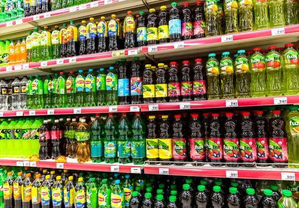 Antecedentes de diferentes bebidas frescas — Fotografia de Stock