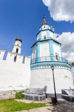 Kazan yakınlarındaki Raifa Bogoroditsky Manastırı kuleleri, Rusya