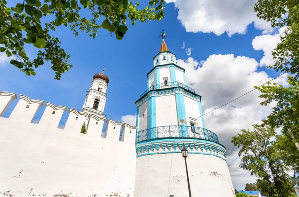 Torens van Remy Bogoroditsky klooster in de buurt van de Kazan, Rusland — Stockfoto