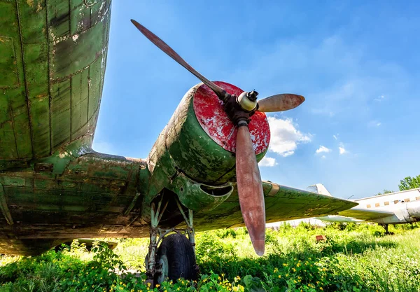 古いロシアのターボプロップ機のタービン — ストック写真