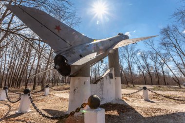 Sukhoi Su-9 uçağı anıtı 
