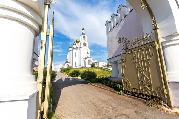 Heliga-Varsonofievsky Pokrovo-Selischenskiy nunnekloster — Stockfoto