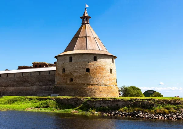 Historical Oreshek fortress is an ancient Russian fortress — Stock Photo, Image