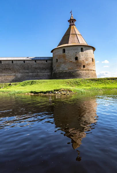 Historical Oreshek fortress is an ancient Russian fortress — Stock Photo, Image