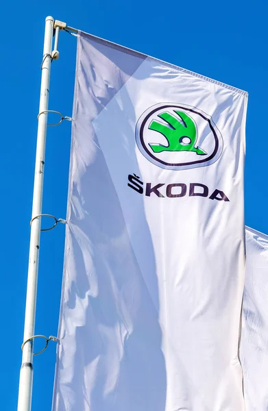 Skoda dealer vlaggen — Stockfoto