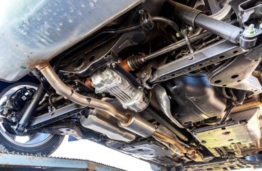 Nissan Qashqai aracının altından görünüm