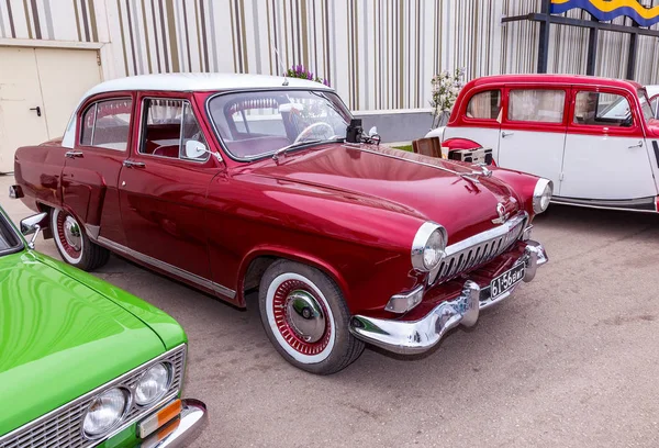 Vintage russo automóvel Volga GAZ-21 — Fotografia de Stock