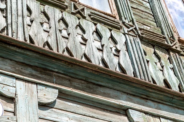 Vintage in legno intagliato ornamento della vecchia casa — Foto Stock