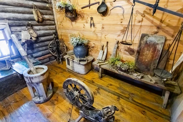 Vintage wooden house utensils in rural home — Stock Photo, Image