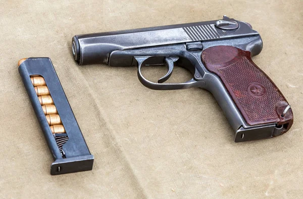 Soviet Makarov army handgun with ammunition — Stock Photo, Image