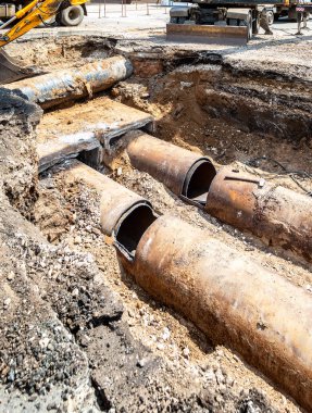 Eski paslı metal boruların onarımı