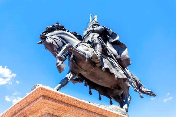 Monumento de bronce al fundador de Samara - Príncipe Zasekin —  Fotos de Stock