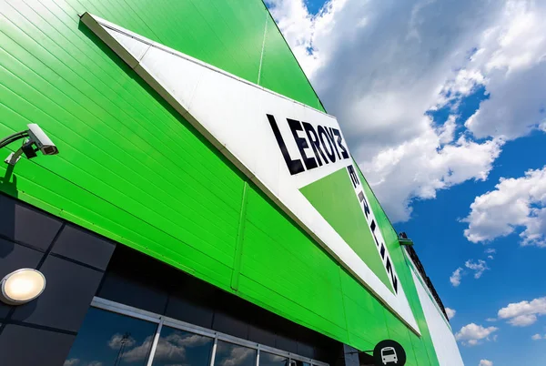 Leroy Merlin brand sign against blue sky — Stock Photo, Image