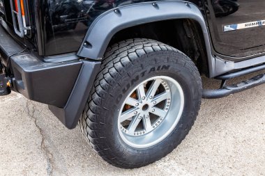 Hummer araç tekerleğinin yakın görünümü