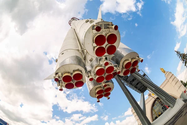 Roket motorlarının Nozulları fırlatma aracı "Doğu" — Stok fotoğraf