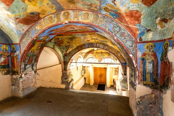 Antichi affreschi nella Cattedrale di Znamensky — Foto Stock