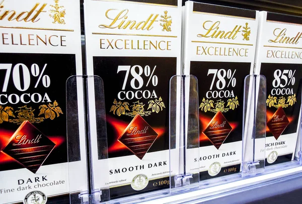 Lindt chocolate ready for sale on the shelves in supermarket — Stock Photo, Image