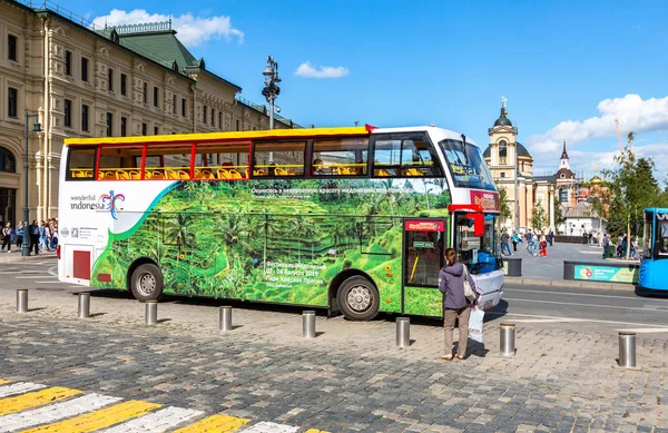 City sightseeing bus geparkeerd op de City Street — Stockfoto