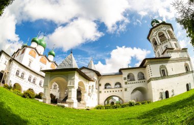 Veliky Novgorod 'daki Nicolo-Vyazhishchsky manastırı.