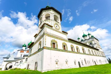 Veliky Novgorod 'daki Nicolo-Vyazhishchsky manastırı.