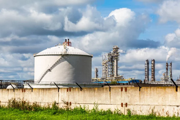 Acron Groups kemiska fabrik — Stockfoto