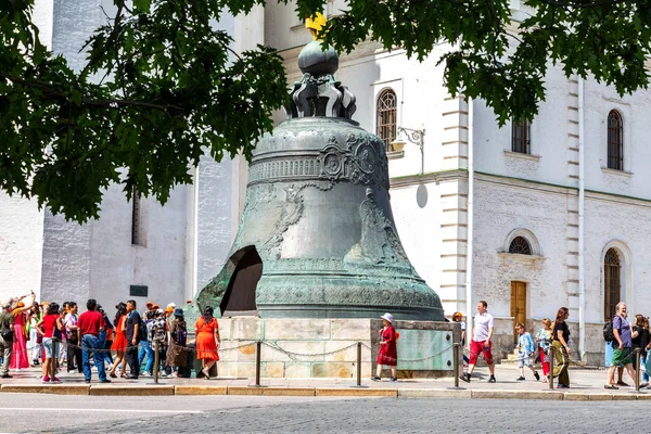 位于莫斯科克里姆林宫的沙皇钟（沙皇-kolokol） — 图库照片