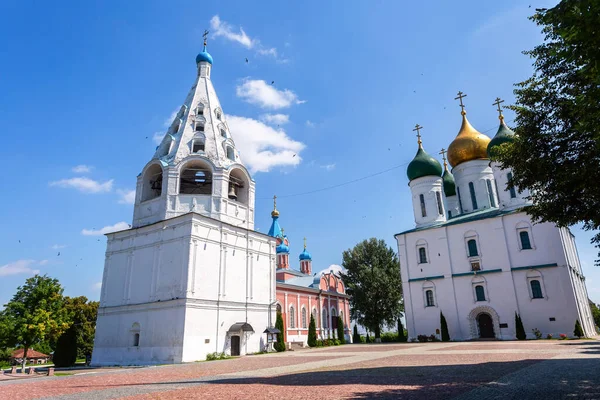 Wniebowzięcie Katedra Tikhvin Kościół Kolomna Średniowieczna Chrześcijańska Architektura Ortodoksyjna Zwiedzanie — Zdjęcie stockowe