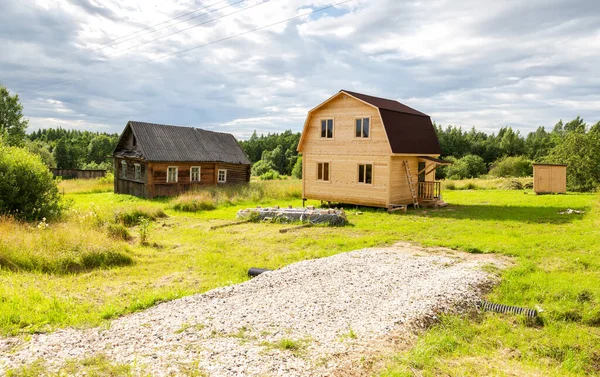 Bygging Nytt Trehus Landsbyen Sommersolskinnsdag – stockfoto