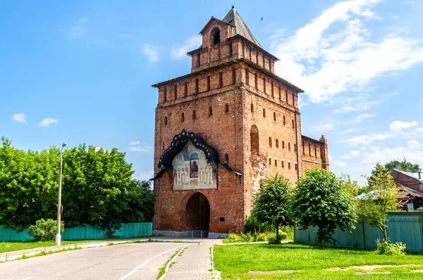 Arquitetura Medieval Tradicional Russa Portão Pyatnitsky Torre Pyatnitskaya Kolomna Kremlin — Fotografia de Stock