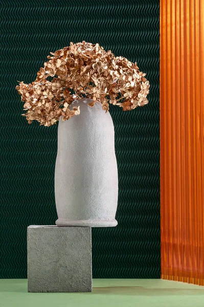 Kunstinstallatie Met Behulp Van Elementen Van Beton Gedroogde Bloemen Niet — Stockfoto