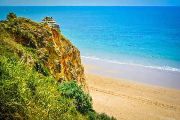 Widok z plaży Praia da Rocha, Algarve, Portugalia — Zdjęcie stockowe