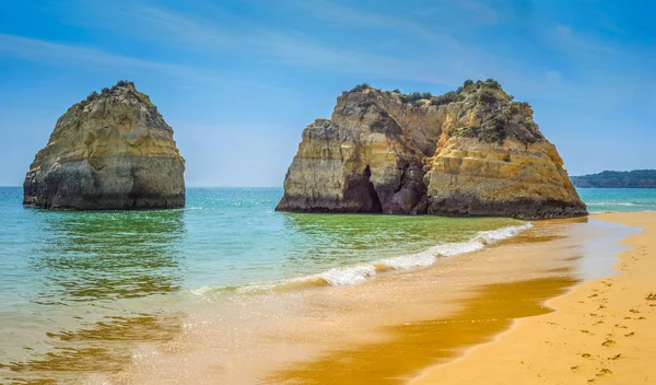 Gros rochers l'océan au Portugal — Photo