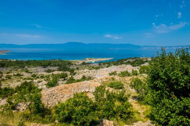 dağ ve deniz manzara