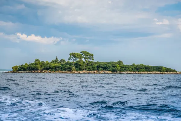 Vue sur l'île en Croatie — Photo