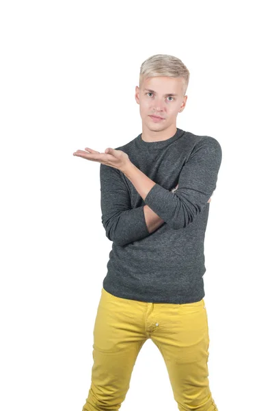 Чоловік в сірому кольорі, вказуючи пальцями — стокове фото
