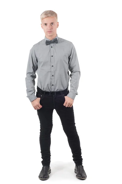 Gömlek ve Bow-kravat ayakta erkek — Stok fotoğraf