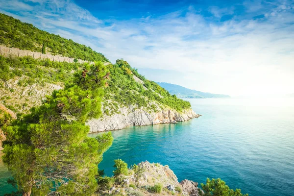 Vista de uma pequena baía na Croácia — Fotografia de Stock