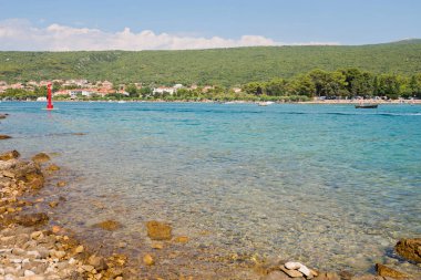 Istria, Hırvatistan'daki güzel kayalık plaj