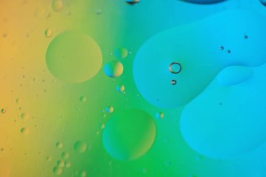 Gökkuşağı soyutlanmış arka plan resmi yağ, su ve sabundan yapıldı